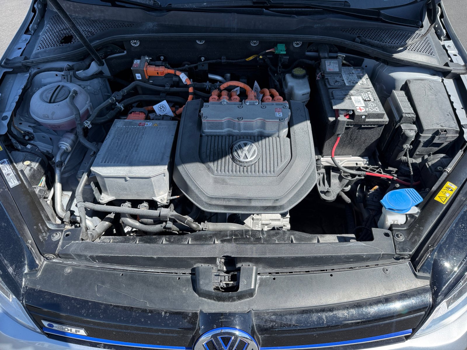 Used 2016 Volkswagen e-Golf SE w/ DC Fast Charging Package FWD image 20