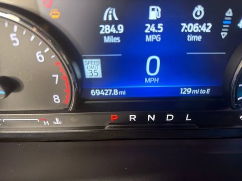 Used 2022 Ford Explorer Limited w/ Equipment Group 301A AWD/4WD image 11