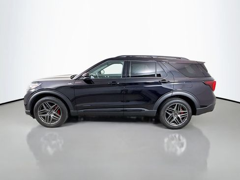 Used 2025 Ford Explorer ST-Line w/ ST-Line Street Pack AWD/4WD image 4