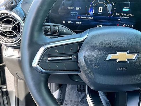 Used 2025 Chevrolet Equinox LT w/ Safety and Technology Package AWD/4WD image 18