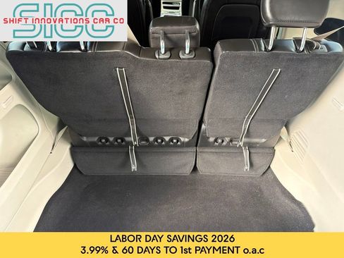 Used 2024 Chrysler Pacifica Touring-L FWD image 24