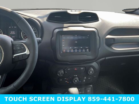 Used 2020 Jeep Renegade Latitude AWD/4WD image 9