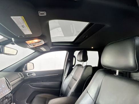 Used 2022 Jeep Grand Cherokee Limited image 19