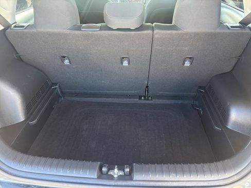 Used 2025 Kia Soul LX w/ LX Technology Package FWD image 28