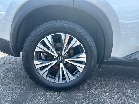 Used 2023 Nissan Rogue SV FWD image 10