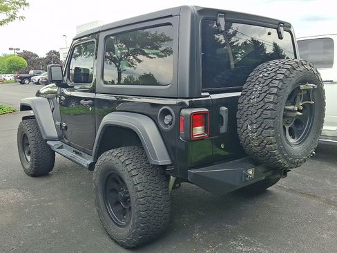 Certified 2019 Jeep Wrangler Sport AWD/4WD image 6