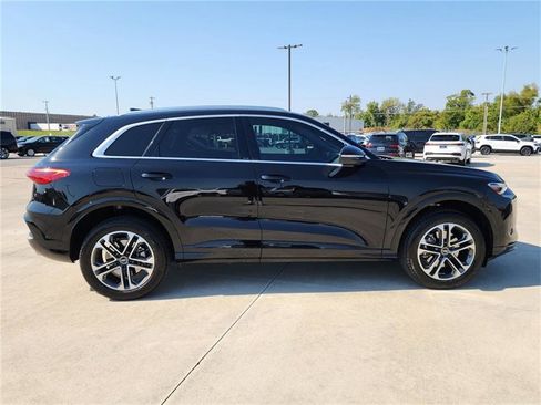 Certified 2025 Audi Q5 Premium w/ Convenience Package image 8