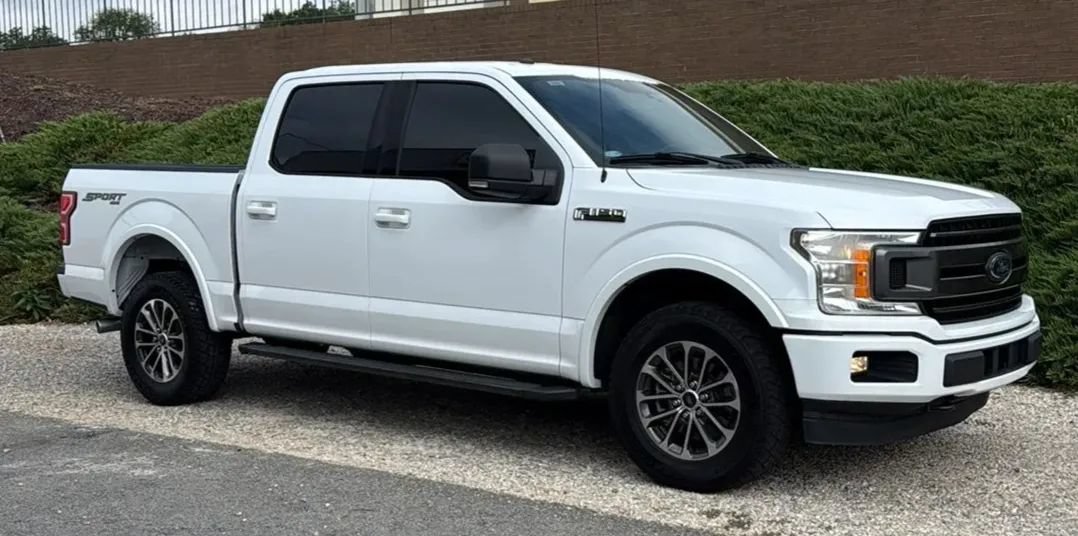 Used 2018 Ford F150 XLT w/ Equipment Group 302A Luxury AWD/4WD image 2