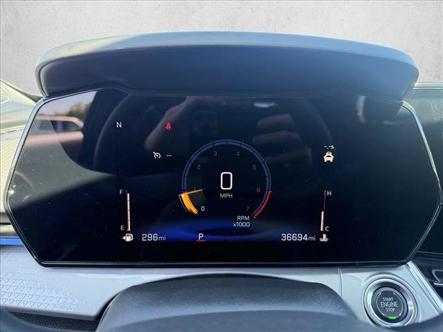 Used 2025 Chevrolet Trax LT FWD image 15