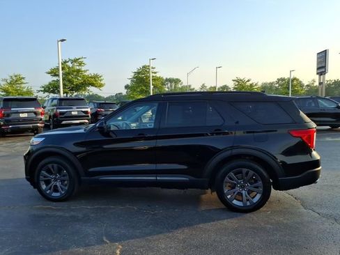 Used 2022 Ford Explorer XLT w/ Equipment Group 202A AWD/4WD image 10