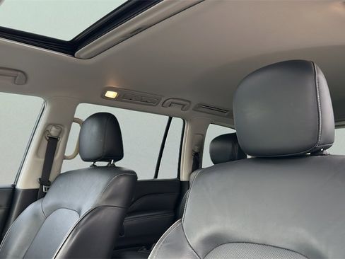 Used 2019 INFINITI QX80 Luxe w/ Proassist Package image 12