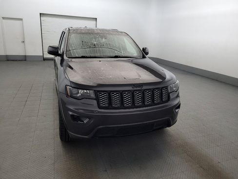 Used 2020 Jeep Grand Cherokee Altitude AWD/4WD image 14