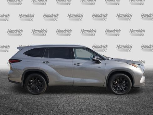 Used 2025 Toyota Highlander Limited image 10
