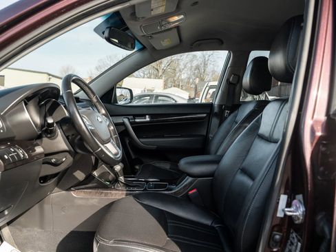 Used 2014 Kia Sorento LX w/ Premium Package image 7