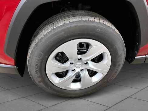 Certified 2022 Toyota RAV4 LE image 10