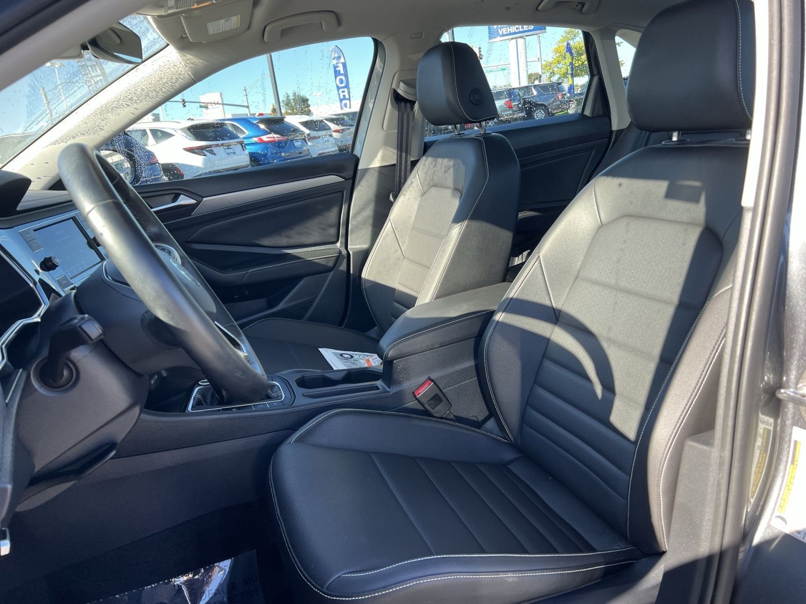 Used 2024 Volkswagen Jetta SE FWD image 13