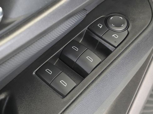 Used 2025 Chevrolet Equinox EV LT image 25