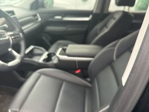 Used 2026 GMC Terrain Denali AWD/4WD image 3