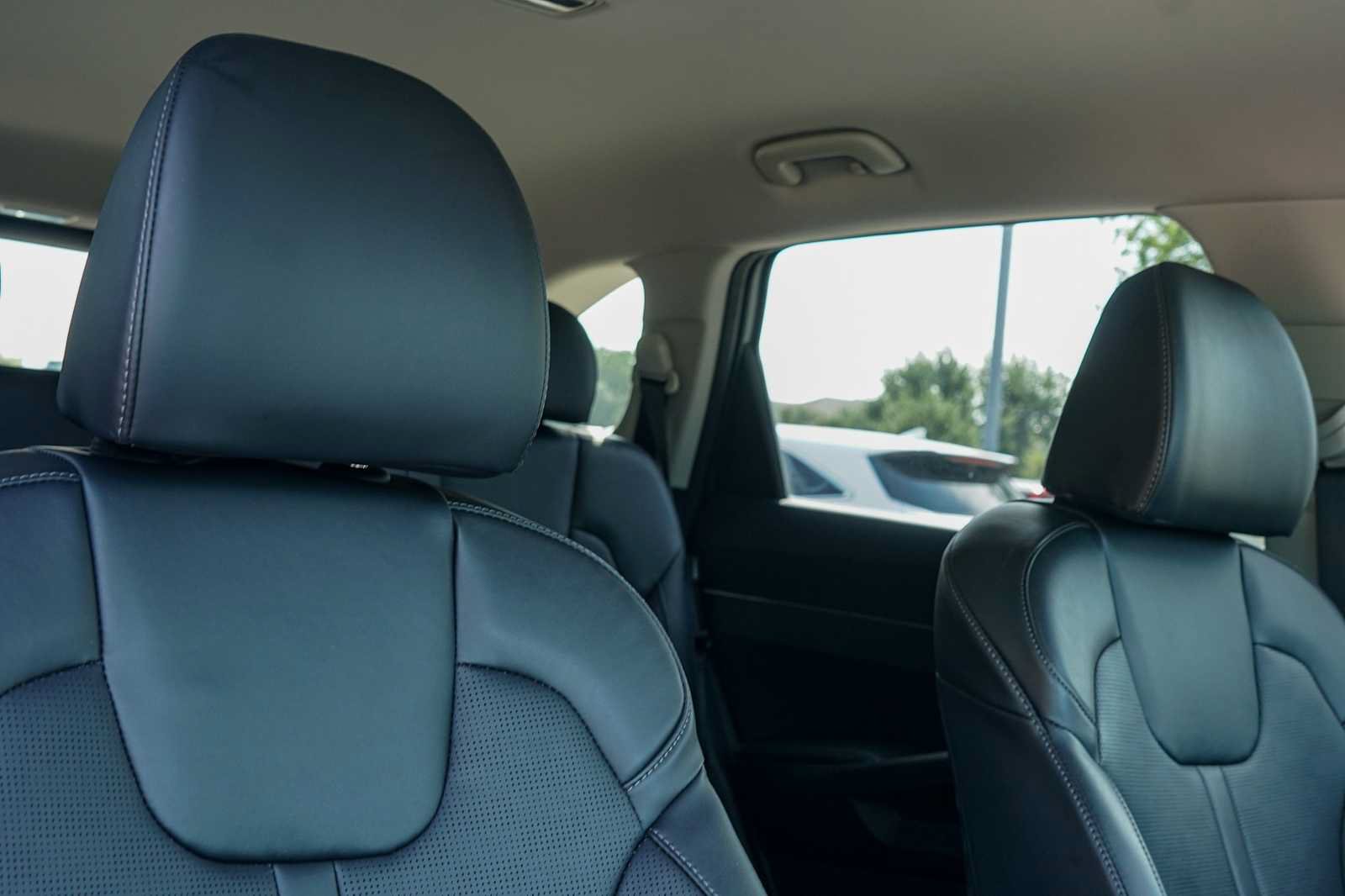 Certified 2025 Kia Sorento S FWD image 28