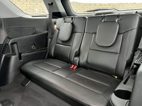 Certified 2022 Ford Explorer XLT w/ Equipment Group 202A image 6