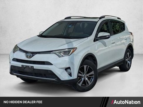 Used 2018 Toyota RAV4 XLE FWD image 1