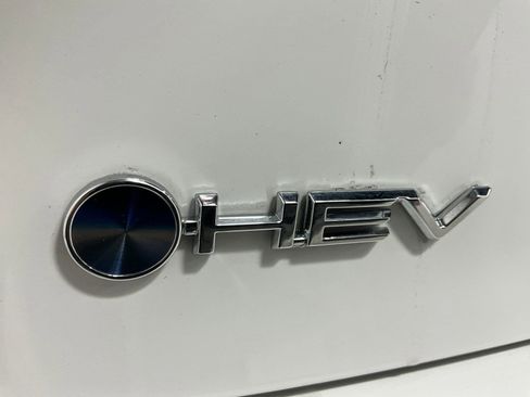 Used 2026 Toyota Camry LE image 9