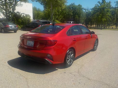 Used 2023 Kia Forte LXS w/ LXS Technology Package image 3