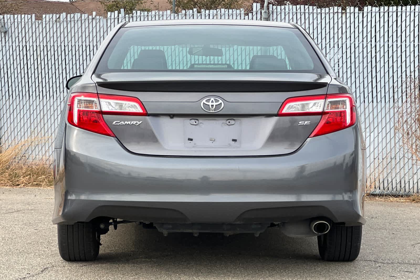 Used 2014 Toyota Camry SE FWD image 4