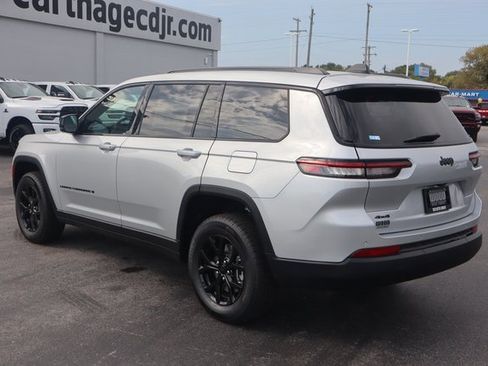 New 2025 Jeep Grand Cherokee L Altitude image 24