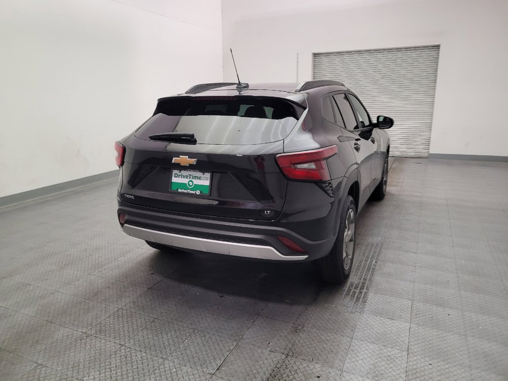Used 2025 Chevrolet Trax LT w/ LT Convenience Package FWD image 7