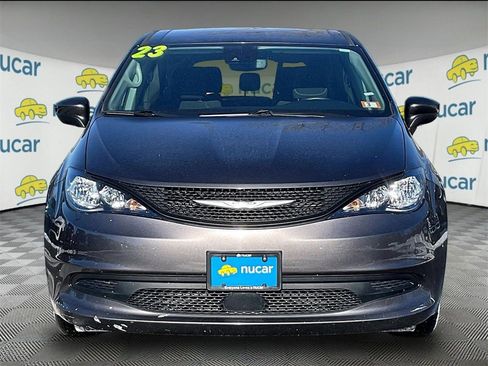 Used 2023 Chrysler Voyager LX image 2