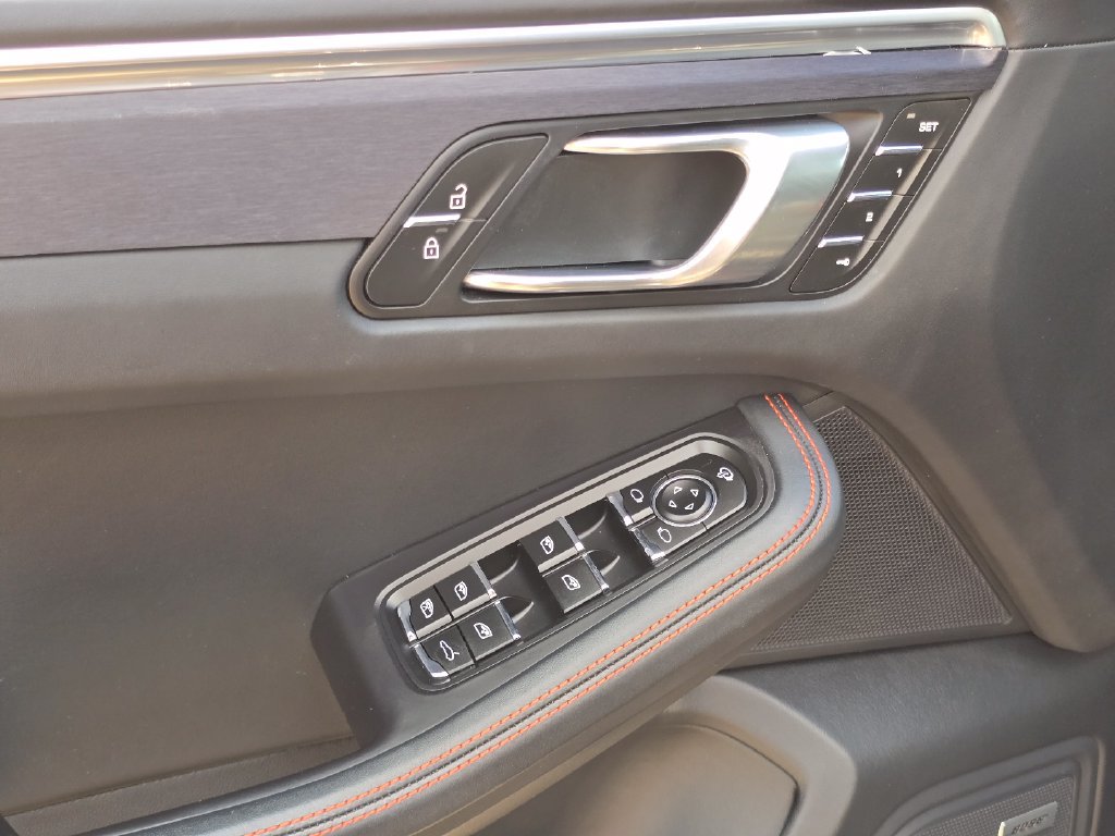 Used 2023 Porsche Macan GTS AWD/4WD image 23