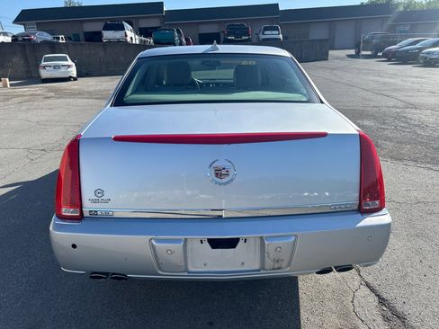 Used 2009 Cadillac DTS FWD image 7
