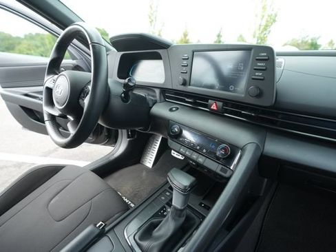 Used 2025 Hyundai Elantra Sport FWD image 36