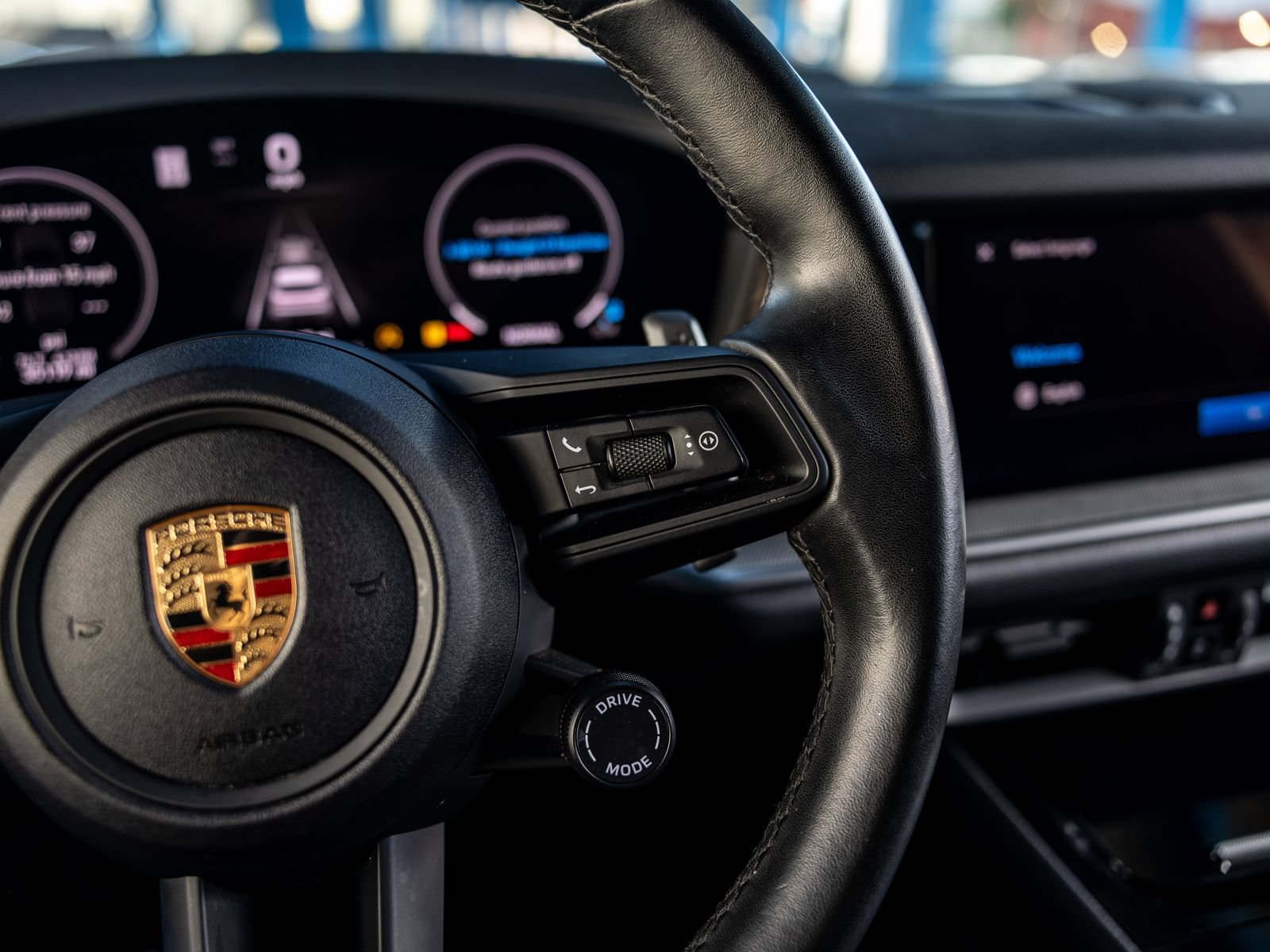 Certified 2024 Porsche Cayenne AWD/4WD image 28