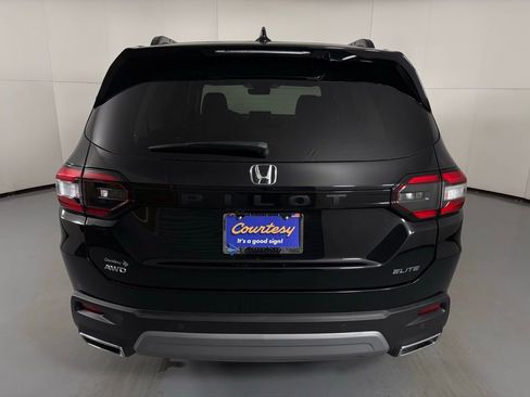 Used 2025 Honda Pilot Elite image 7