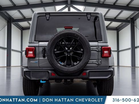 Used 2023 Jeep Wrangler Unlimited Sahara w/ Cold Weather Group AWD/4WD image 25