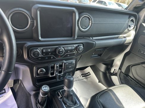 Certified 2022 Jeep Wrangler Unlimited Sahara w/ Cold Weather Group image 14