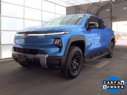 Certified 2025 Chevrolet Silverado EV LT AWD/4WD image 1