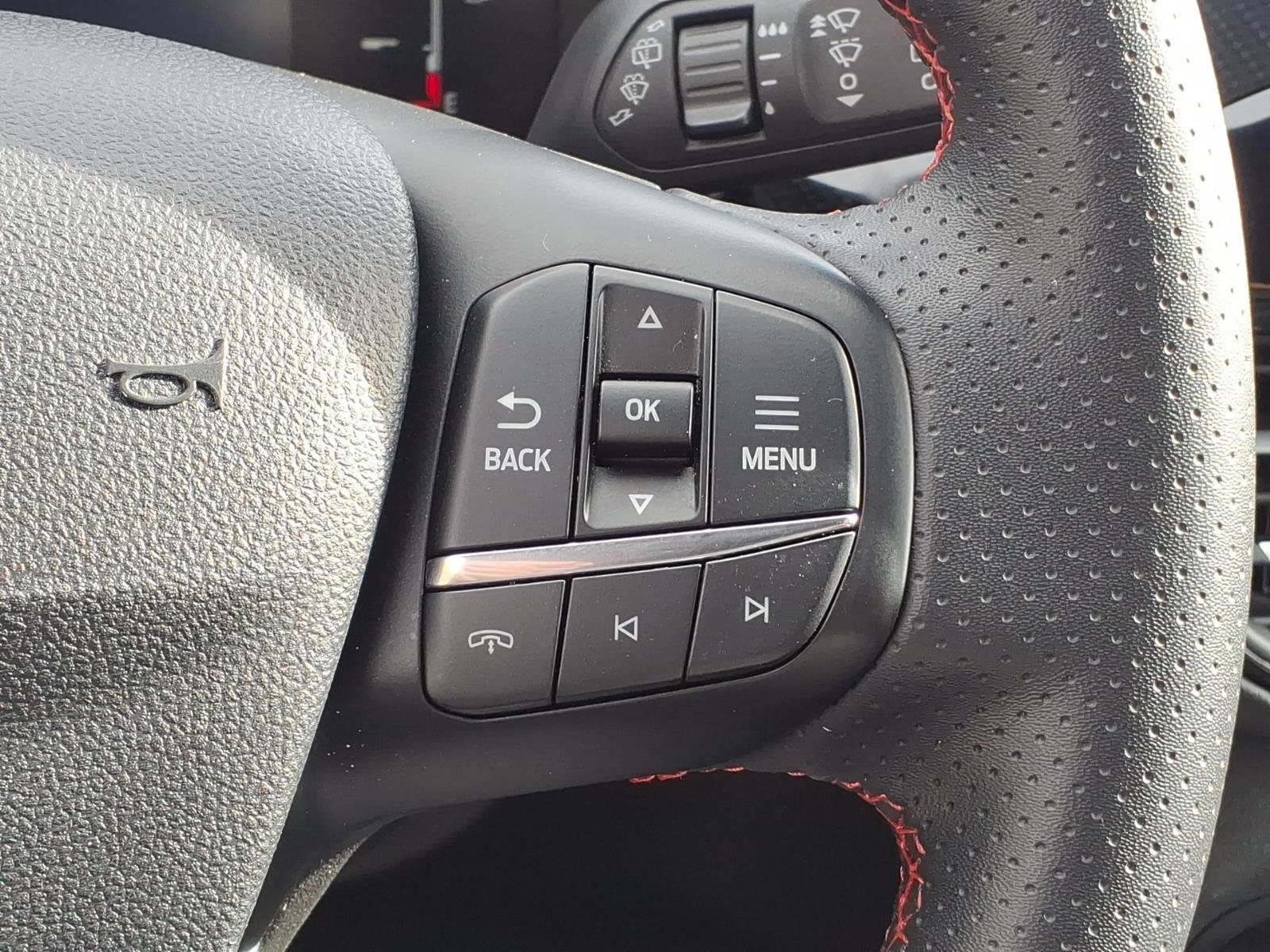 Used 2025 Ford Escape ST-Line AWD/4WD image 25