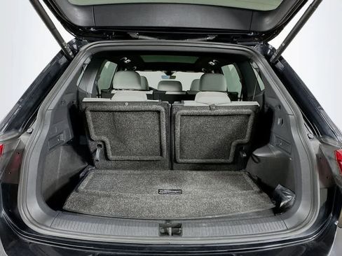 Used 2022 Volkswagen Tiguan SE R-Line FWD image 21