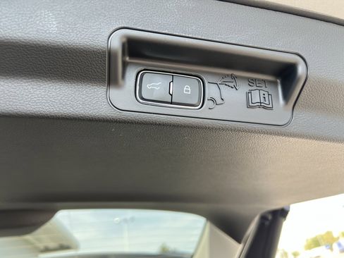New 2025 Ford Explorer Active image 31