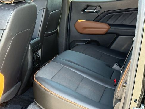 Used 2023 GMC Canyon AT4 image 9