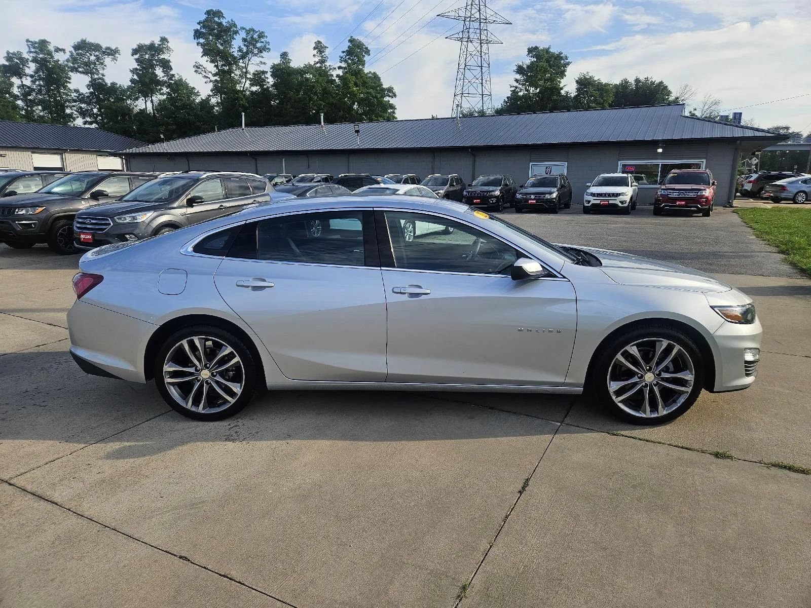 Used 2022 Chevrolet Malibu LT FWD image 5