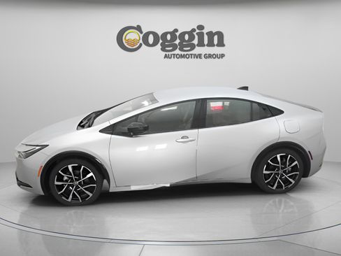 New 2026 Toyota Prius Plug-In Hybrid image 6