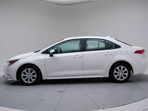 Used 2023 Toyota Corolla LE image 2