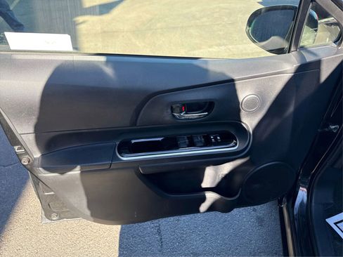 Used 2016 Toyota Prius C Two image 14