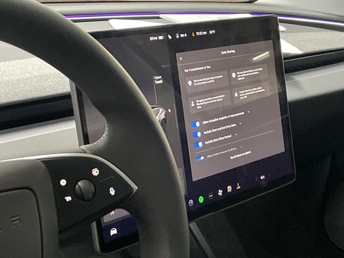 Used 2025 Tesla Model 3 Long Range image 36