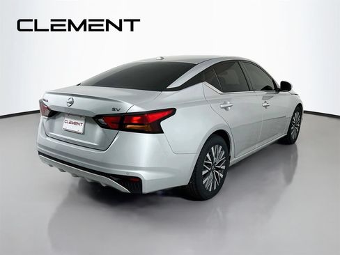 Used 2023 Nissan Altima 2.5 SV FWD image 7