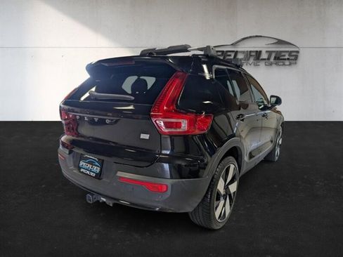 Used 2023 Volvo XC40 Recharge Ultimate image 10